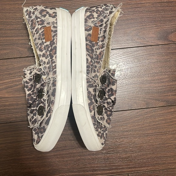 Blowfish Malibu Women’s Animal Print Shoes - Picture 4 of 10